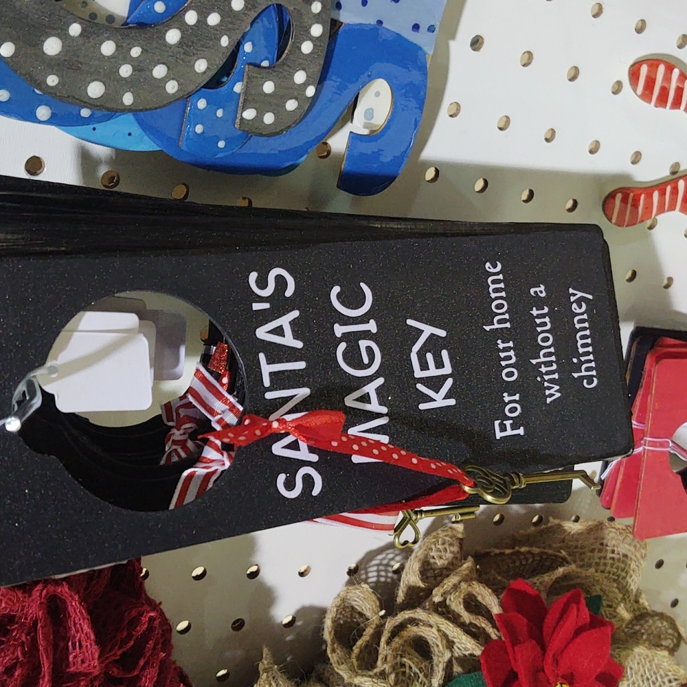 Santa Chimney Doorknob Sign